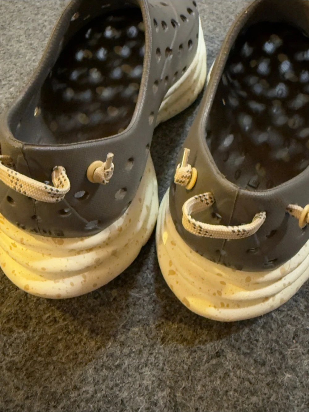 Kane Recovery Shoe Sneaker in Bark and Cream Sparkle M8/W10 Worn Once!